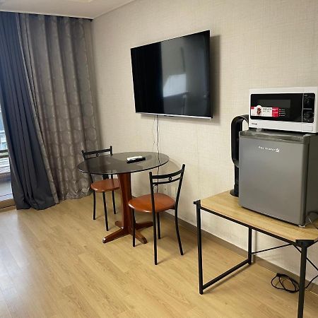 Spacious Luxury Condo W/ Kitchen Beside Hilton Clark D'Heights Angeles Exterior photo
